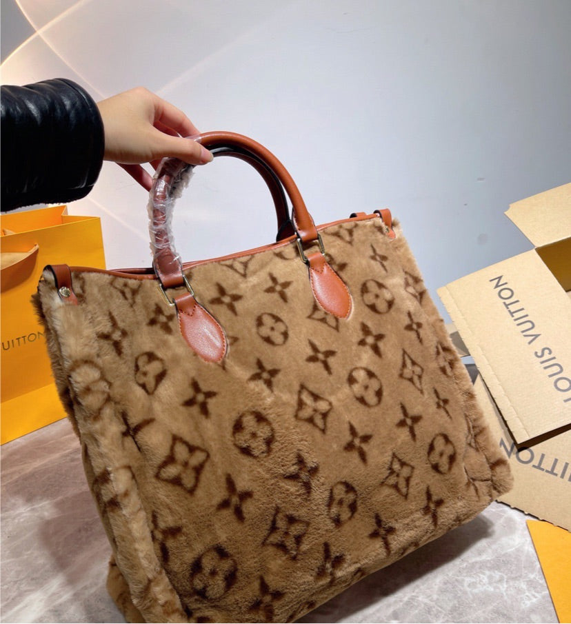 LV woman fur Large Handbag